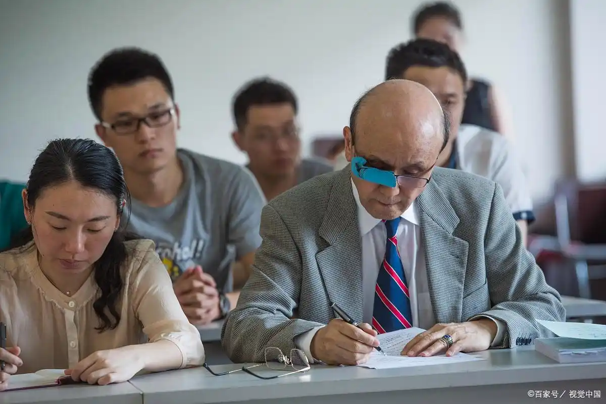 工龄满30年工资上调600元_工龄工资政策调整深度解析_2025国有企业涨工资