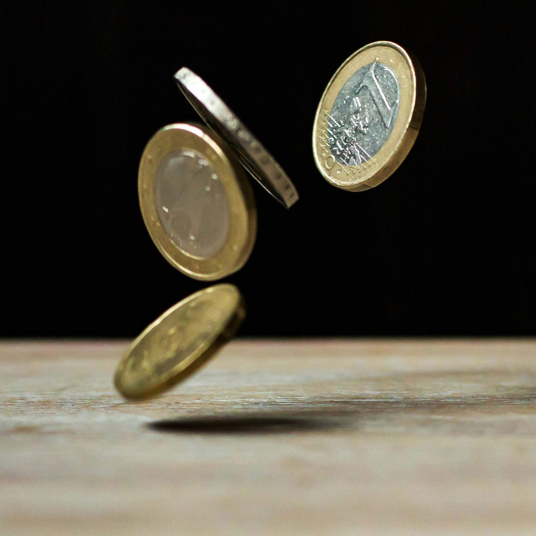 金融投资领域：当日盈亏概念及计算方式解析？