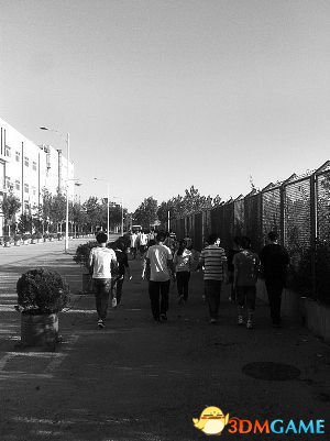 富士康实习风波：不去实习，学生真的会拿不到西安工大北方信息工程学院学位证？